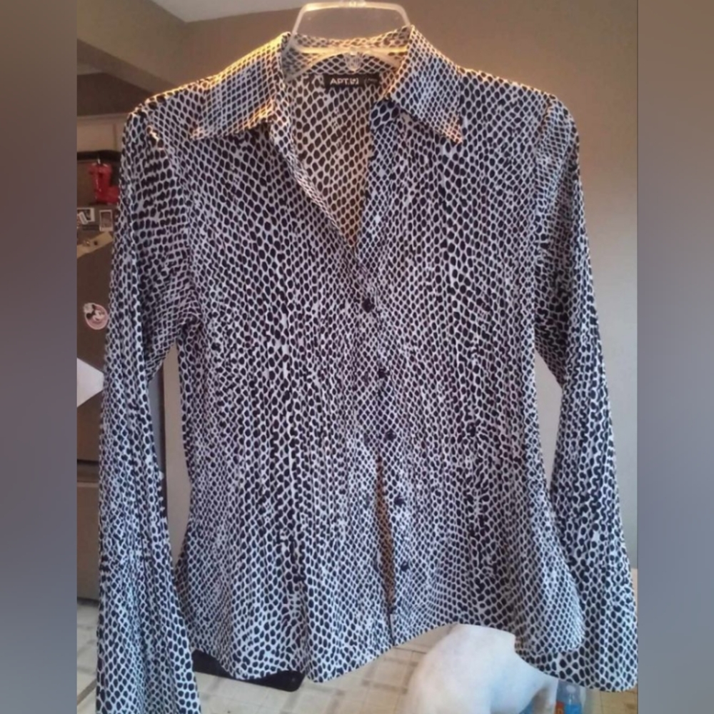 BLACK WHITE DRESS SHIRT NEW NO TAGS